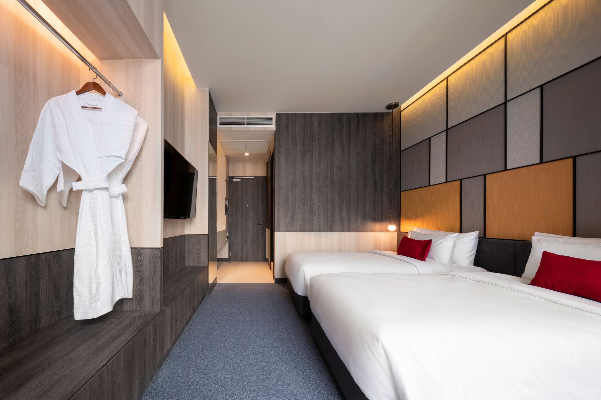 Ramada-48_Deluxe-Room-5